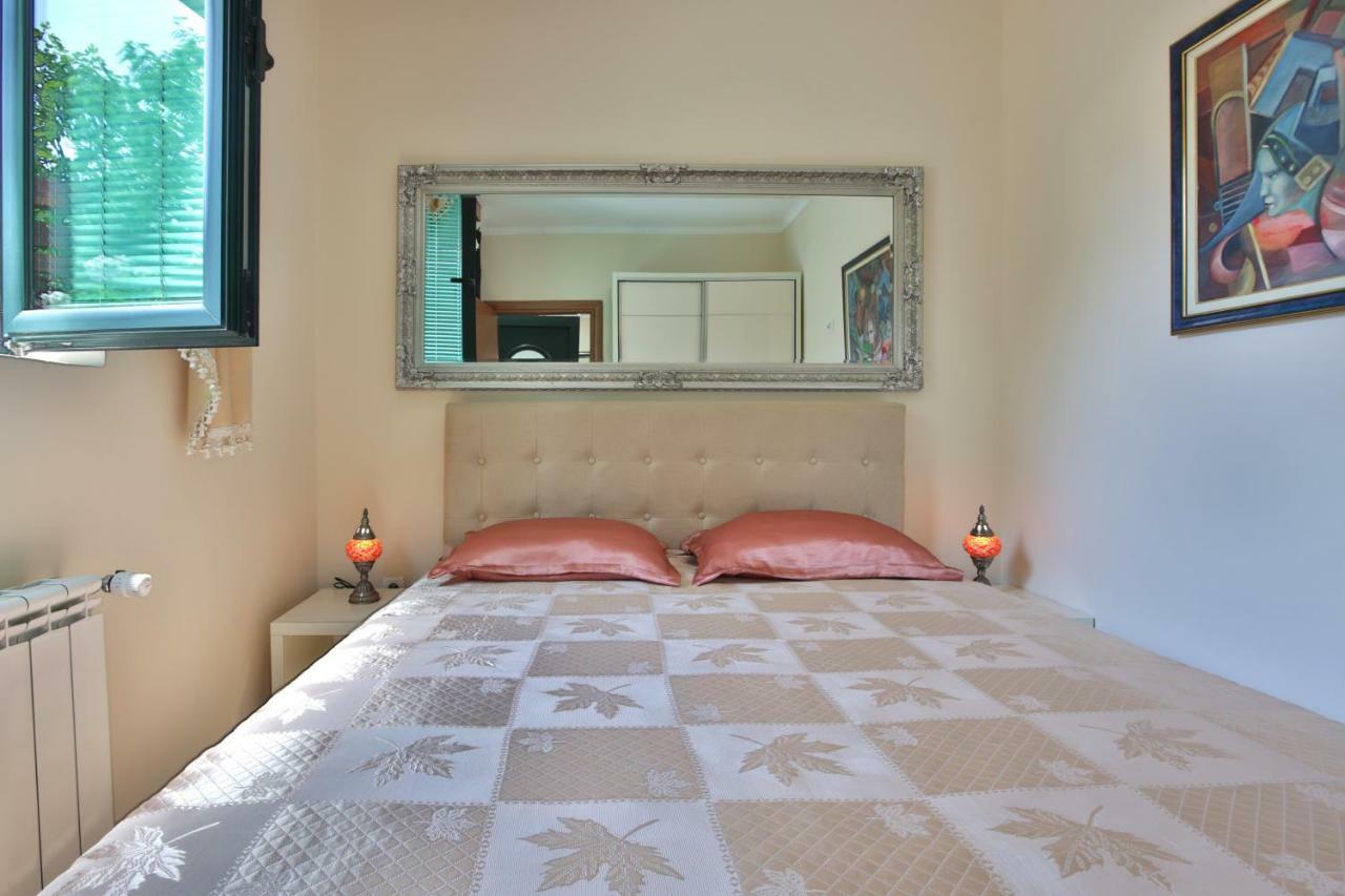 Apartments Holiday Lux Sutomore Exterior foto