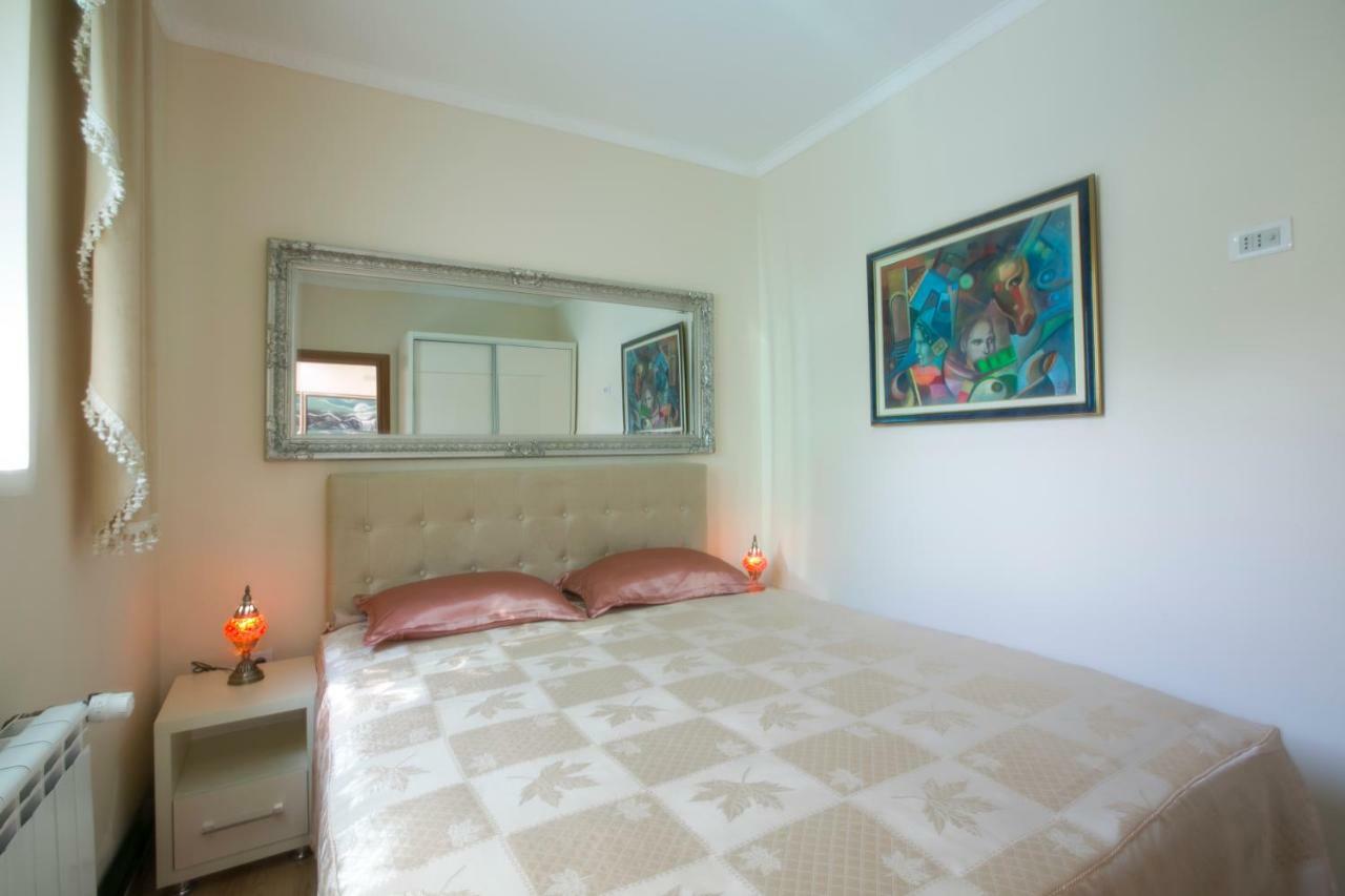Apartments Holiday Lux Sutomore Exterior foto