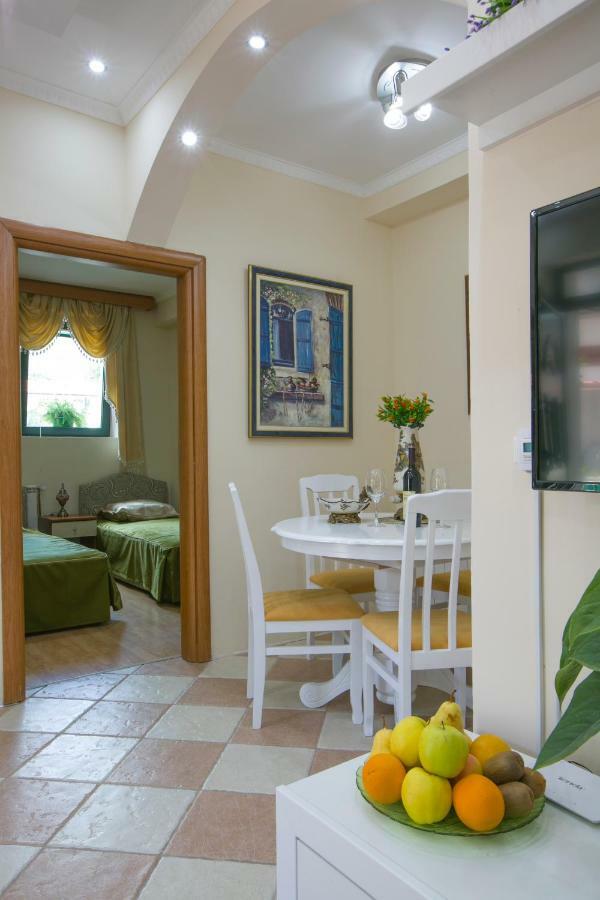 Apartments Holiday Lux Sutomore Exterior foto
