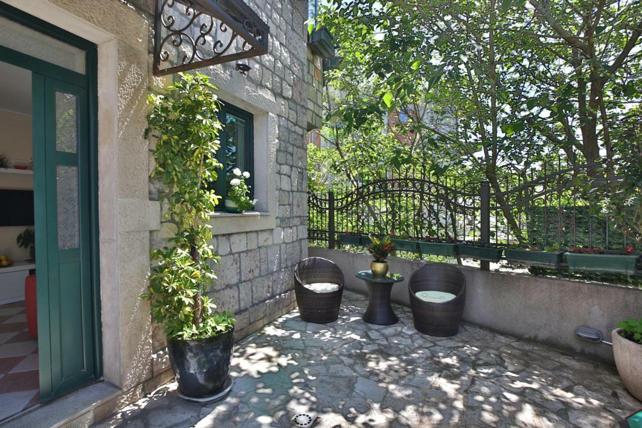 Apartments Holiday Lux Sutomore Exterior foto